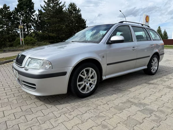 Škoda Octavia 1,9 TDI TOUR xenon - foto 2