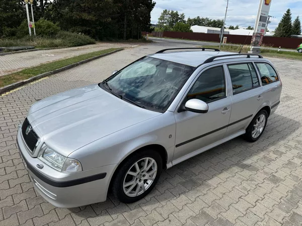 Škoda Octavia 1,9 TDI TOUR xenon - foto 3