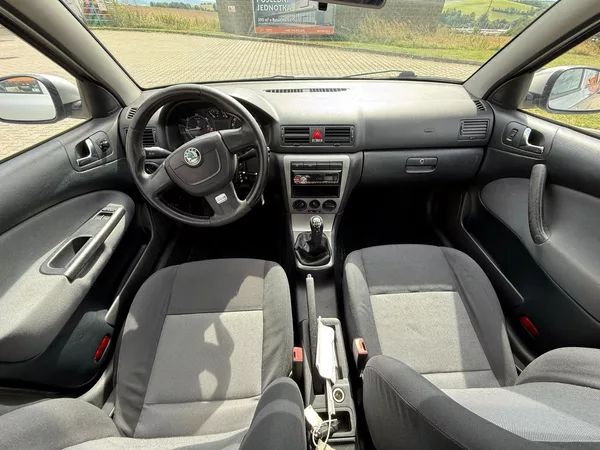 Škoda Octavia 1,9 TDI TOUR xenon - foto 6
