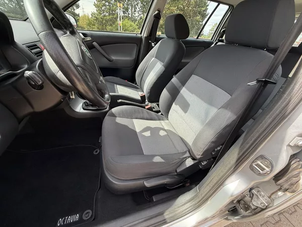 Škoda Octavia 1,9 TDI TOUR xenon - foto 7