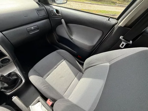 Škoda Octavia 1,9 TDI TOUR xenon - foto 9