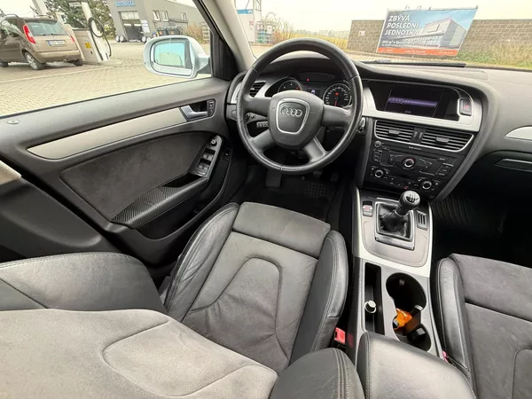 Audi A4 2,0 TDI - foto 11
