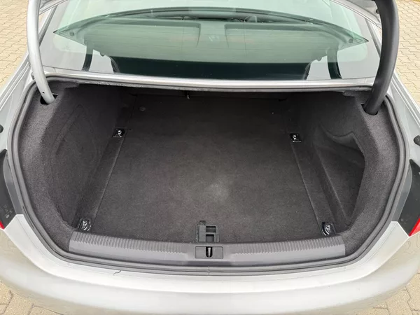 Audi A4 2,0 TDI - foto 14