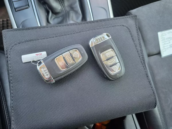 Audi A4 2,0 TDI - foto 20