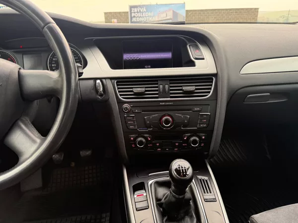 Audi A4 2,0 TDI - foto 8