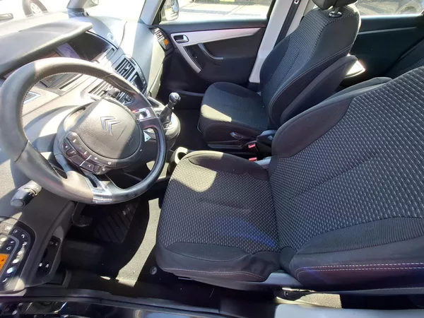 Citroën C4 Picasso 1,6 HDi - foto 6