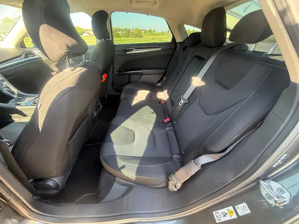 Ford Mondeo 2,0 Tdci Liftback Automat - foto 14