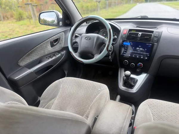 Hyundai Tucson 2,0 TDI 4X4 STK 2027 KLIMATIZ - foto 10