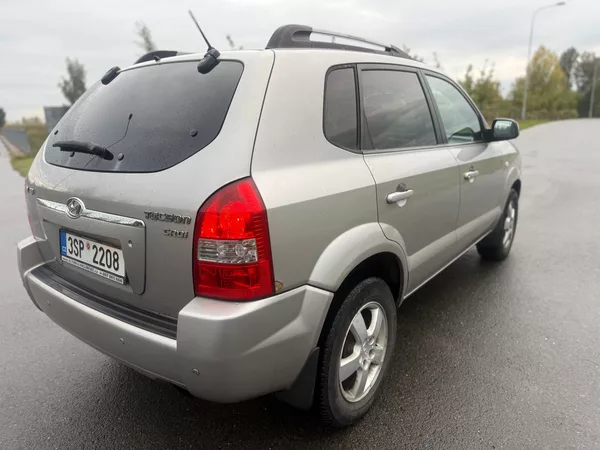 Hyundai Tucson 2,0 TDI 4X4 STK 2027 KLIMATIZ - foto 5