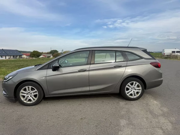 Opel Astra SPORTS TOURER 1,6 TDI 54000KM - foto 2