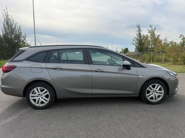 Opel Astra SPORTS TOURER 1,6 TDI 54000KM - foto 6