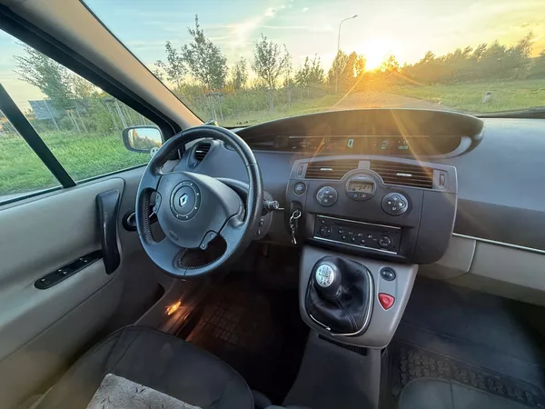 Renault Scénic 1,5 DCI GRAND 7 MÍST - foto 10