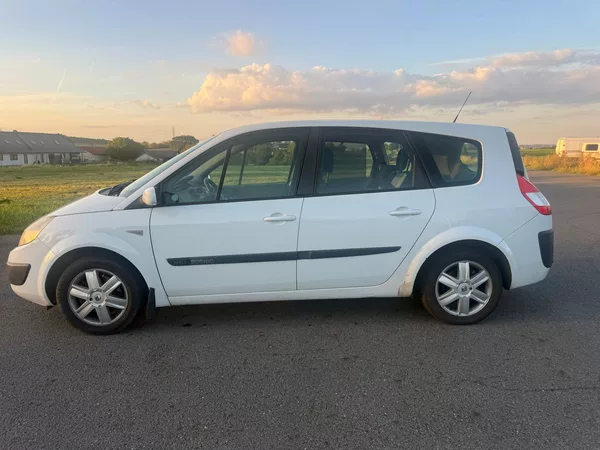 Renault Scénic 1,5 DCI GRAND 7 MÍST - foto 2