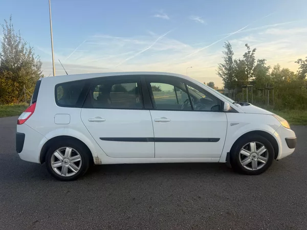 Renault Scénic 1,5 DCI GRAND 7 MÍST - foto 6