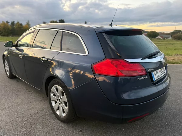 Opel Insignia 2,0 118 kW KOMBI - foto 3