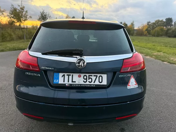 Opel Insignia 2,0 118 kW KOMBI - foto 4