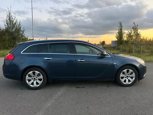 Opel Insignia 2,0 118 kW KOMBI - foto 6