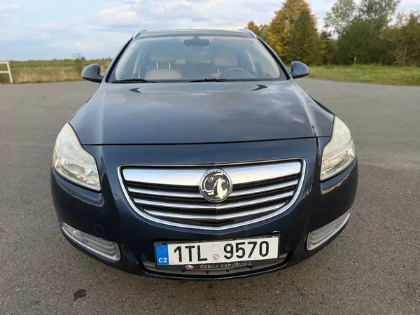 Opel Insignia 2,0 118 kW KOMBI - foto 8