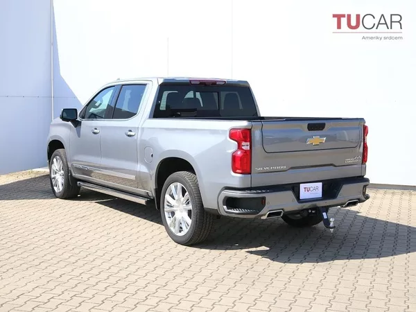 Chevrolet Silverado High Country 6.2 V8 - foto 2