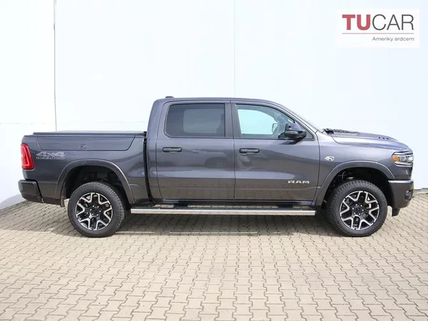 RAM 1500 Laramie 5.7 HEMI 2026 RamBox - foto 3