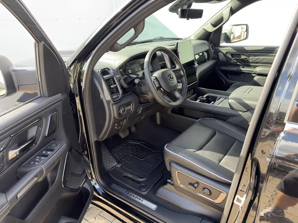 RAM 1500 Limited 5.7 V8 HEMI 2026 - foto 13
