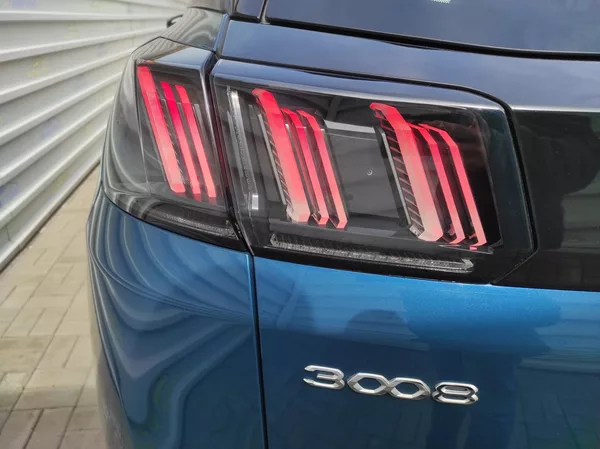 Peugeot 3008 1,5BlueHDi S&S, ALLURE, ČR - foto 10