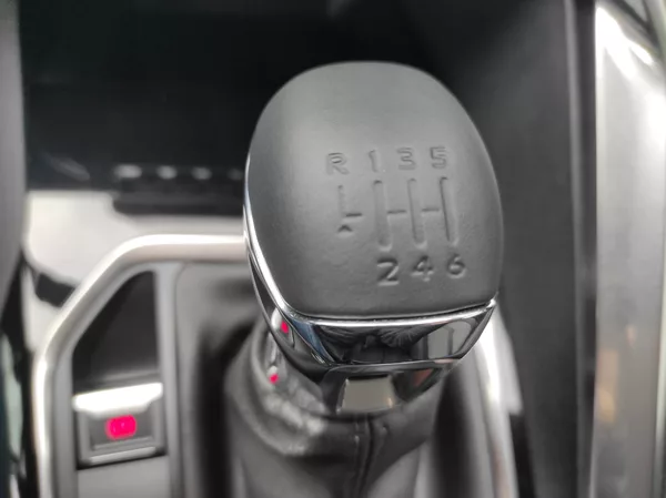 Peugeot 3008 1,5BlueHDi S&S, ALLURE, ČR - foto 34