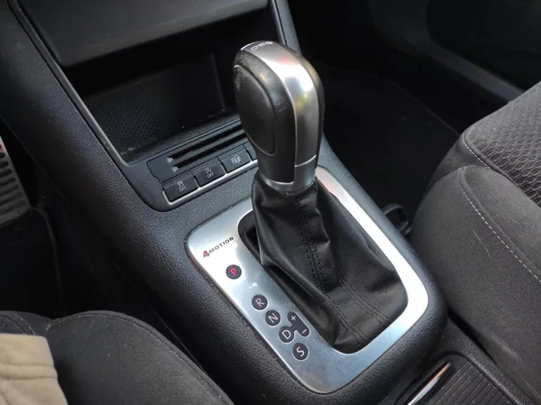 Volkswagen Tiguan 2,0TDi R-Line,4x4,DSG,S&S - foto 18