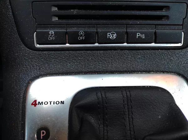 Volkswagen Tiguan 2,0TDi R-Line,4x4,DSG,S&S - foto 19