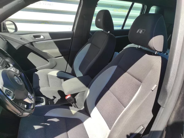 Volkswagen Tiguan 2,0TDi R-Line,4x4,DSG,S&S - foto 9