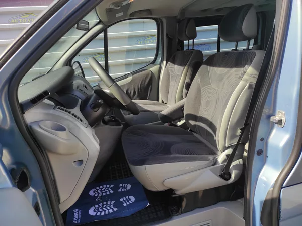 Renault Trafic 2,5dCi 107kW Passenger 7 míst