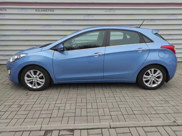 Hyundai i30 1.6 CRDI 94kw Trikolor - foto 2