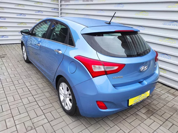 Hyundai i30 1.6 CRDI 94kw Trikolor - foto 3