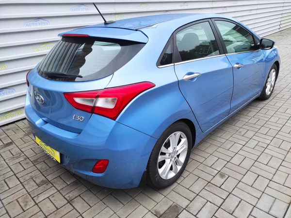 Hyundai i30 1.6 CRDI 94kw Trikolor - foto 5