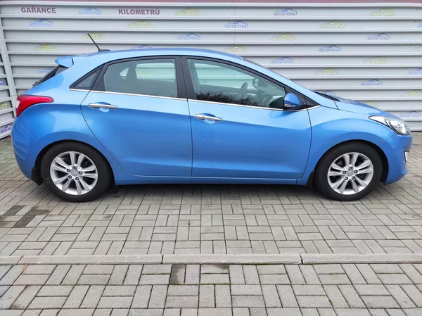 Hyundai i30 1.6 CRDI 94kw Trikolor - foto 6