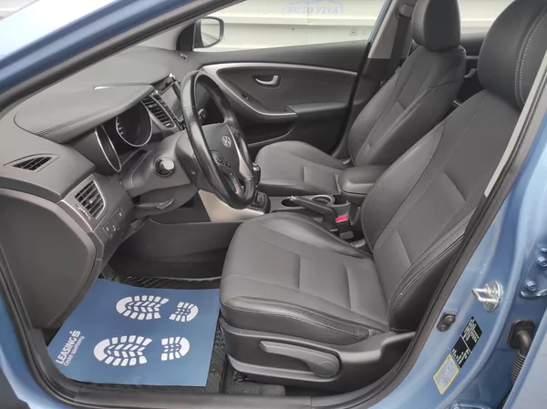 Hyundai i30 1.6 CRDI 94kw Trikolor - foto 9