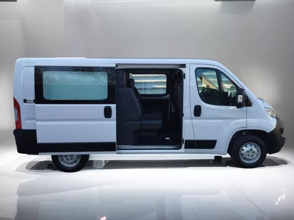Opel Movano 2,2BHDi L2H1, 7 míst, Vestavba