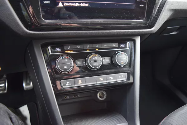 Volkswagen Touran 1.4TSI 110kw COMFORTLINE SOUND - foto 26