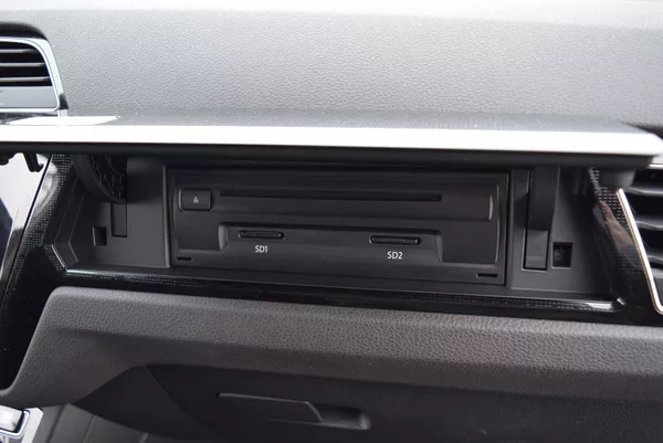 Volkswagen Touran 1.4TSI 110kw COMFORTLINE SOUND - foto 43
