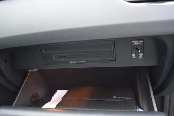 Škoda Octavia 1.5TSI 110kwSTYLE FULL LED TAŽ - foto 37