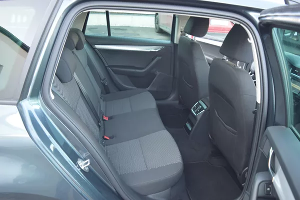 Škoda Octavia 1.4TSI 110kw AMBITION NAVI APP - foto 40
