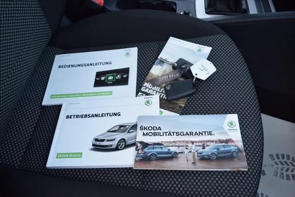 Škoda Octavia 1.4TSI 110kw AMBITION NAVI APP - foto 46