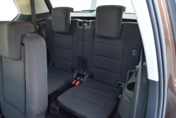 Volkswagen Touran 1.4TSI 110kw COMFORTLINE 7MÍST - foto 17
