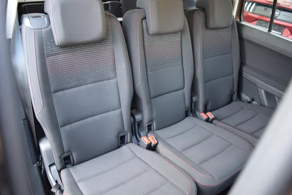Volkswagen Touran 1.4TSI 110kw COMFORTLINE 7MÍST - foto 47