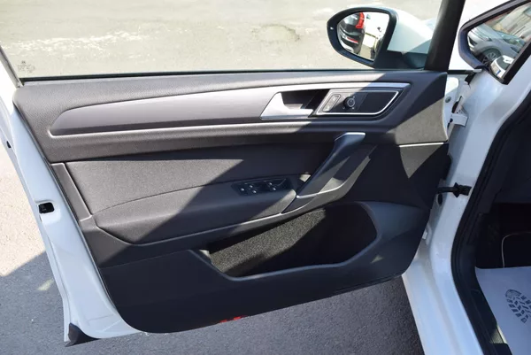 Volkswagen Golf Sportsvan 1.5TSI EVO 110kw DSG LED TAŽNÉ - foto 20