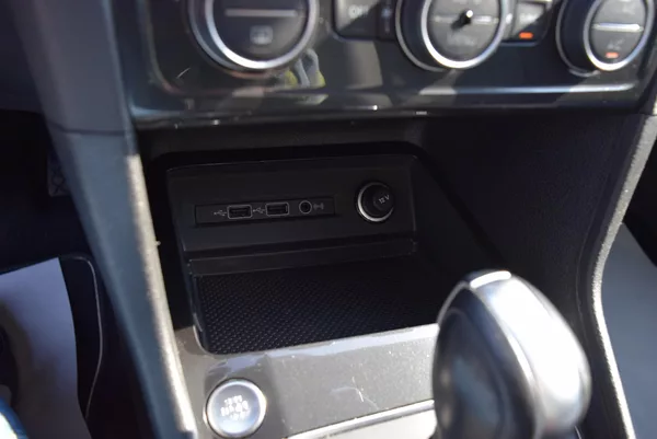 Volkswagen Golf Sportsvan 1.5TSI EVO 110kw DSG LED TAŽNÉ - foto 27
