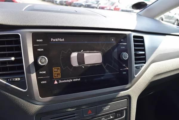 Volkswagen Golf Sportsvan 1.5TSI EVO 110kw DSG LED TAŽNÉ - foto 31