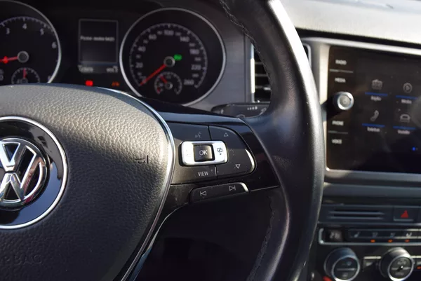 Volkswagen Golf Sportsvan 1.5TSI EVO 110kw DSG LED TAŽNÉ - foto 33