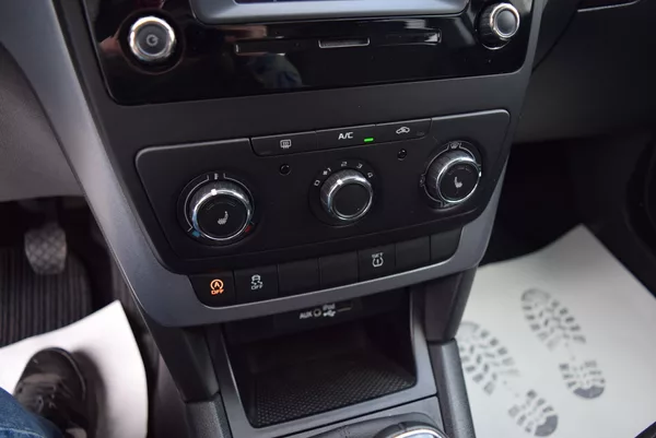 Škoda Yeti 1.2TSI 81kw ACTIVE OPS KLIMA - foto 22