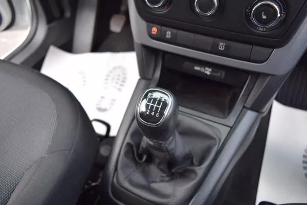 Škoda Yeti 1.2TSI 81kw ACTIVE OPS KLIMA - foto 33